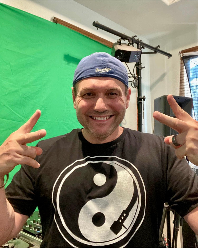 YIN YANG - Unisex T-Shirt - Beats 4 Hope